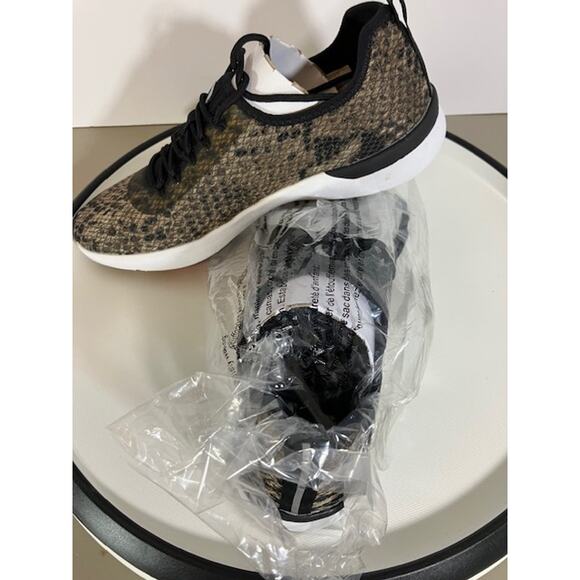 NEW Jessica Simpson JA-FARAHH Women Walking Shoes Python Fabric Sz 8M - Picture 6 of 9